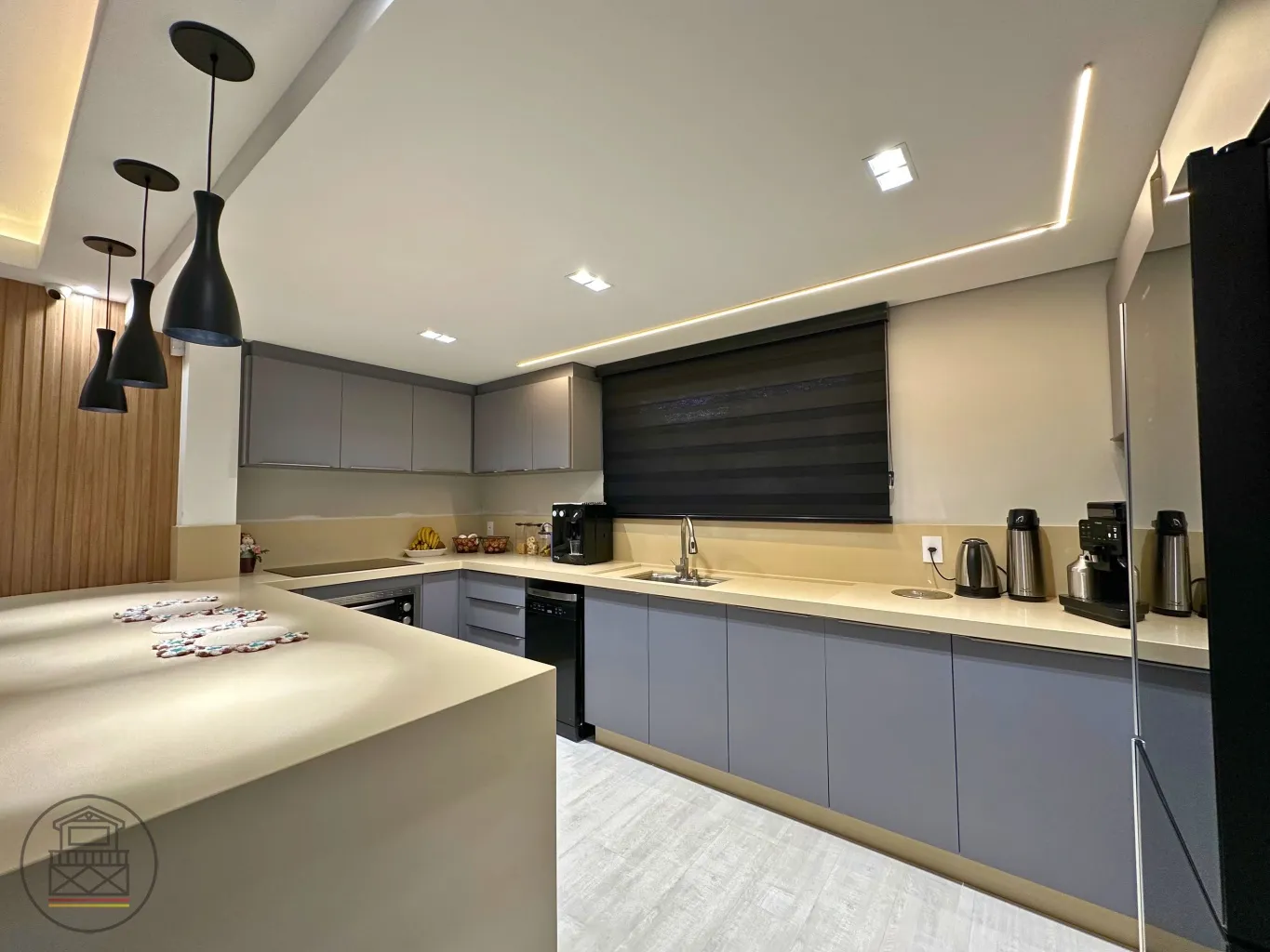 Oportunidade única! Viva com conforto e segurança em uma casa espaçosa e mobiliada, a poucos passos do novo Terminal da Água Verde!!! — foto 7