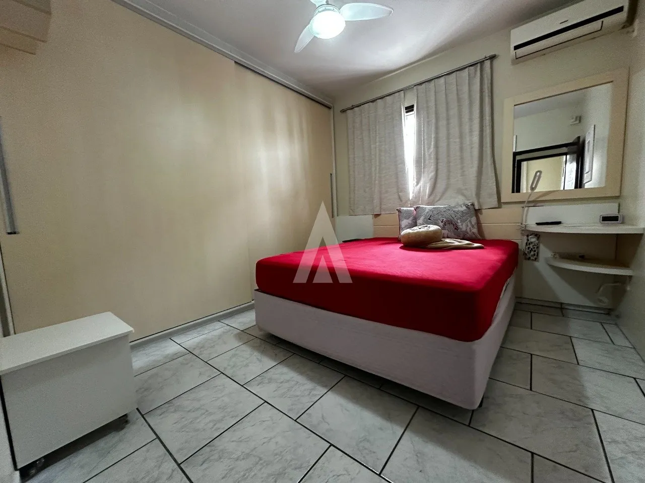 Casa com 1 suíte(s) mais 3 quarto(s) à venda no bairro Floresta em Joinville, por R$ 750.000.00. — foto 7