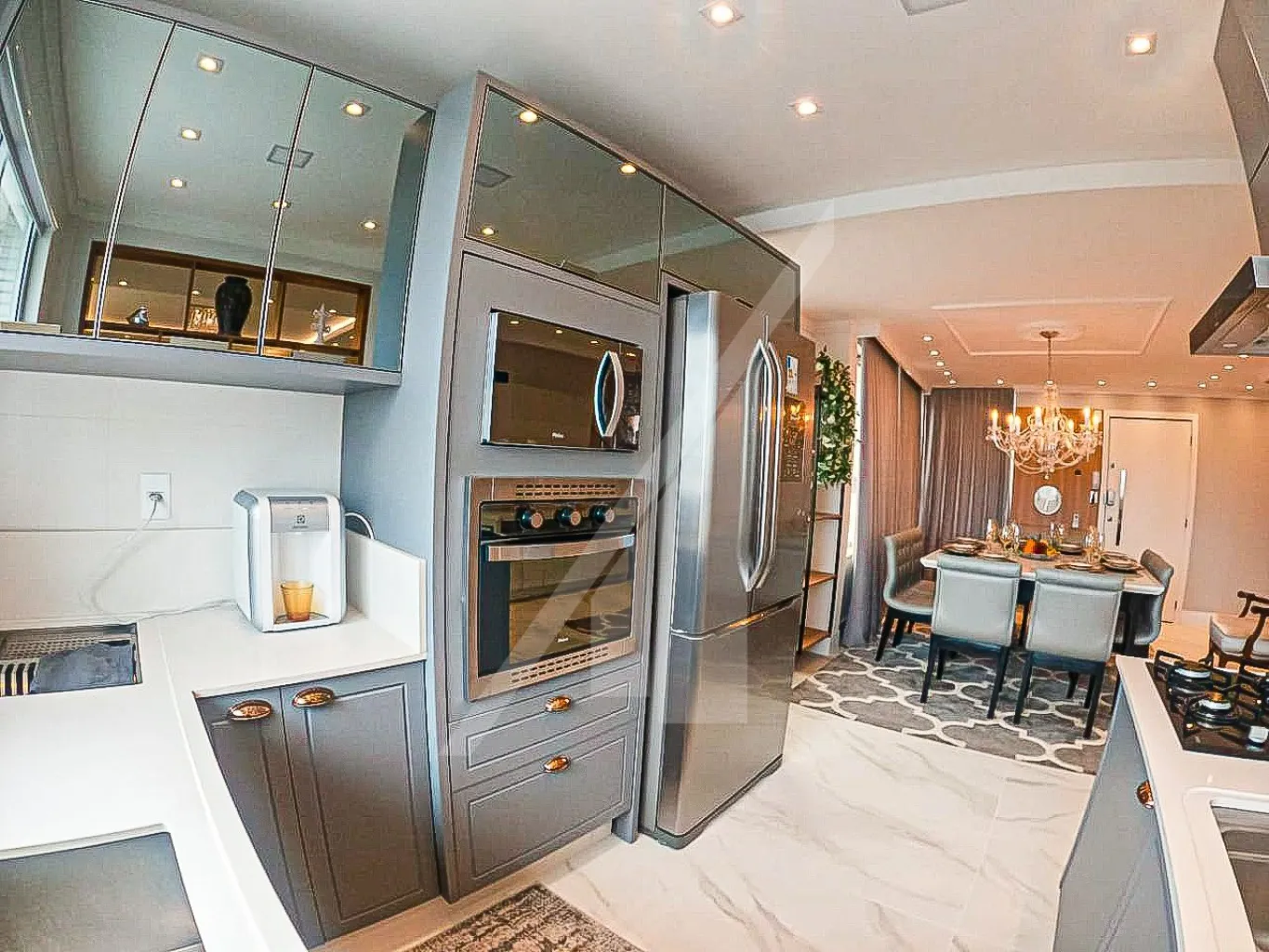 COBERTURA TRIPLEX COM TRÊS SUÍTES, MOBILIADA E FINAMENTE DECORADA - PRAIA DE PEREQUÊ/ PORTO BELO — foto 3