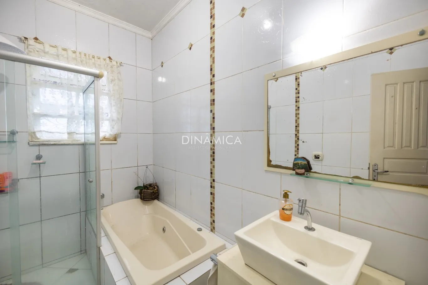 Casa com excelente terreno a venda no bairro Garcia em Blumenau, ótima opção para você investidor . — foto 7