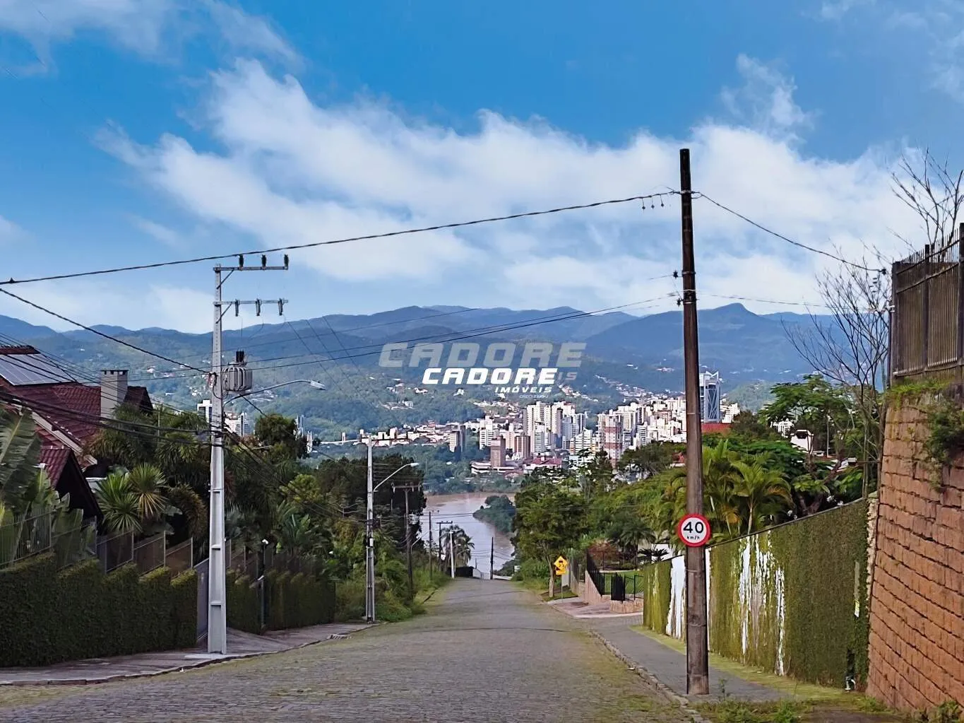 Lindo terreno, com vista maravilhosa do centro e das montanhas de Blumenau — foto 3
