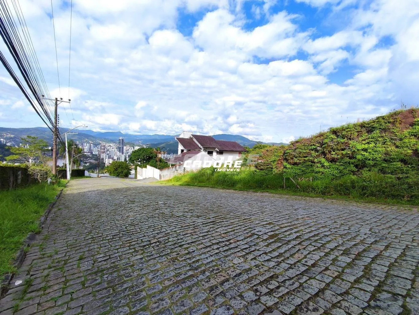 Lindo terreno, com vista maravilhosa do centro e das montanhas de Blumenau — foto 5