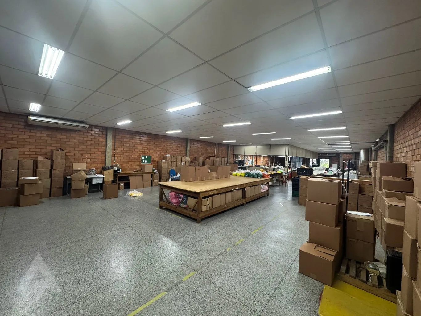 Galpão no bairro Água Verde - foto 1