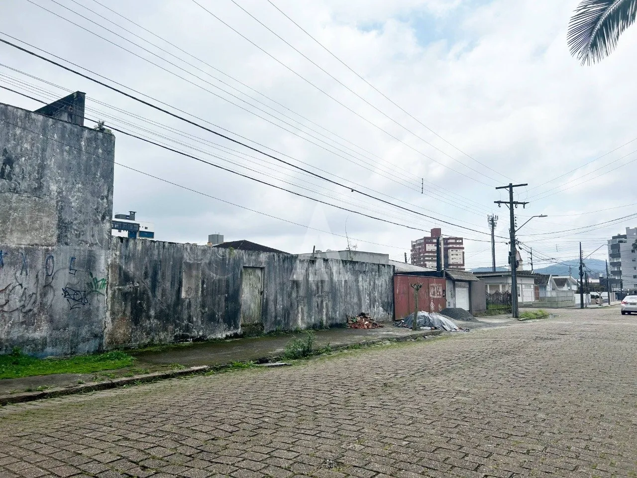 Terreno à venda no bairro Anita Garibaldi em Joinville, por R$ 1.750.000.00. — foto 5