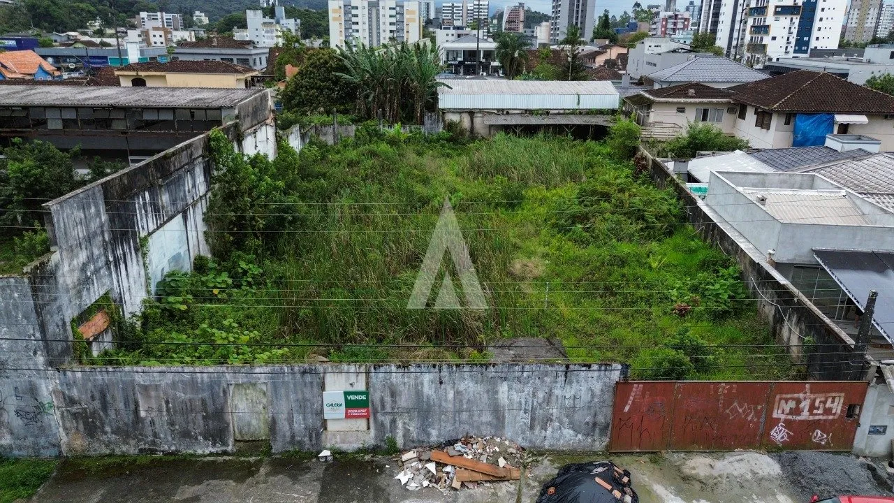Terreno à venda no bairro Anita Garibaldi em Joinville, por R$ 1.750.000.00. — foto 4