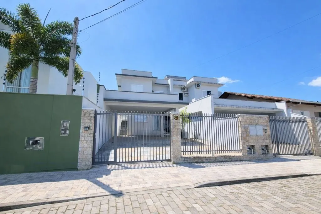 Casa com 5 dormitórios para alugar, 232 m por R$ 3.814,10/mês - Vorstadt - Blumenau/SC - foto 1