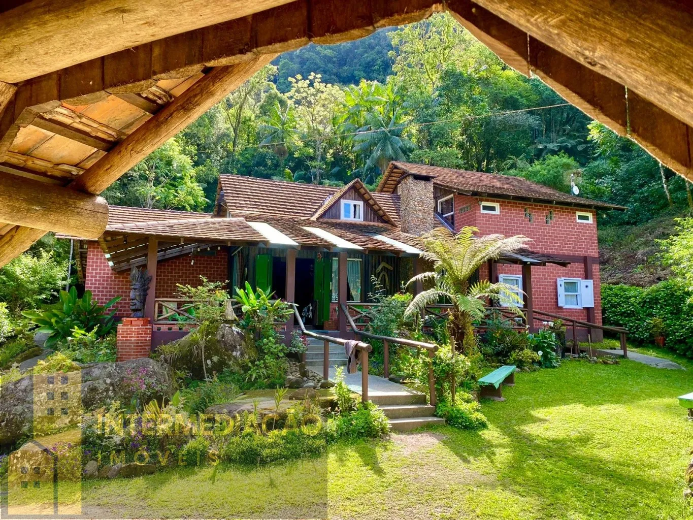 Oportunidade de investimento em um paraíso - Sítio em área privilegiada por recursos naturais, em Benedito Novo - SC - foto 1