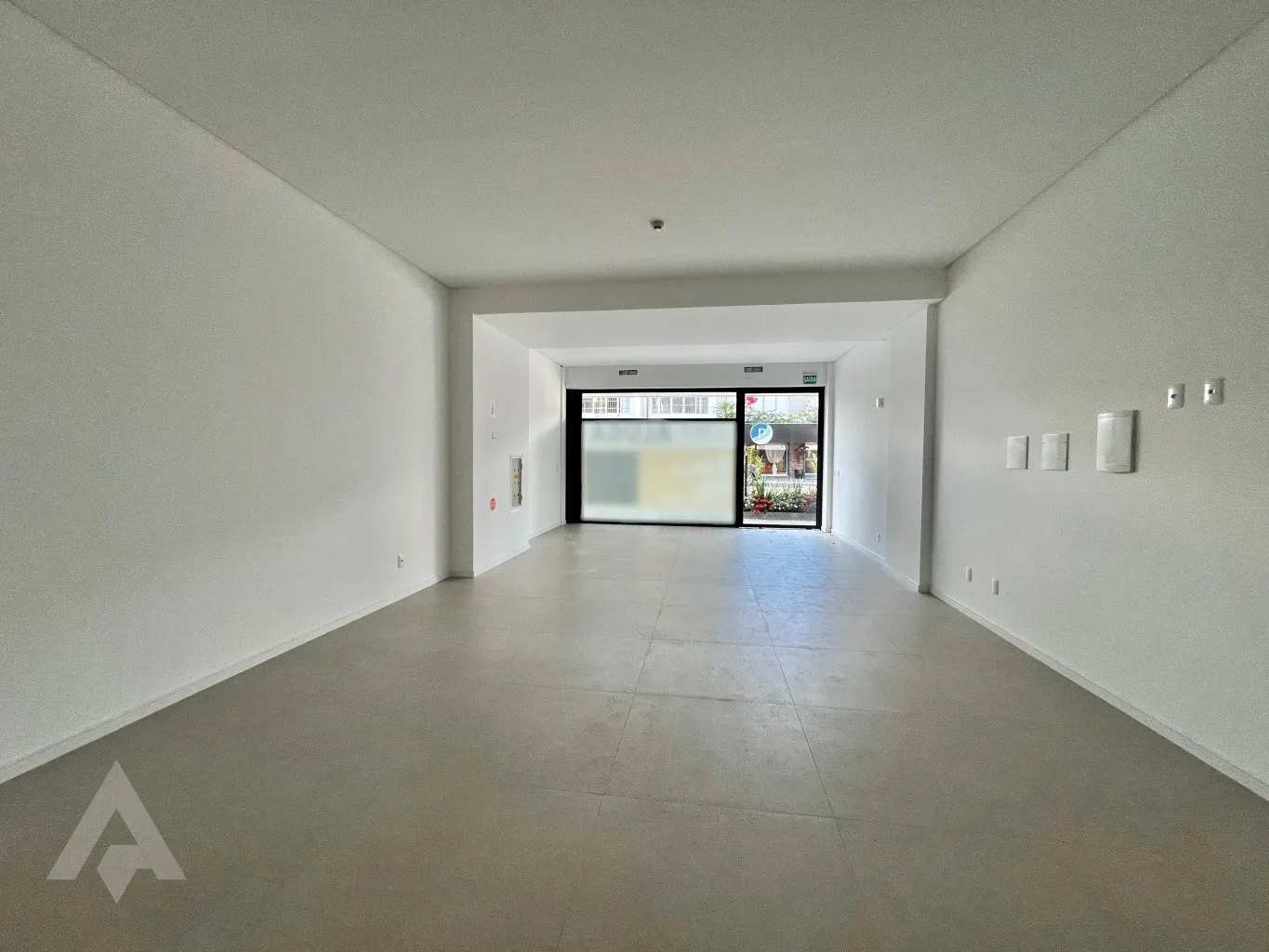 Loja térrea 60,74m para locação por R$ 3.800,00 - Bairro Velha - Blumenau/SC — foto 3