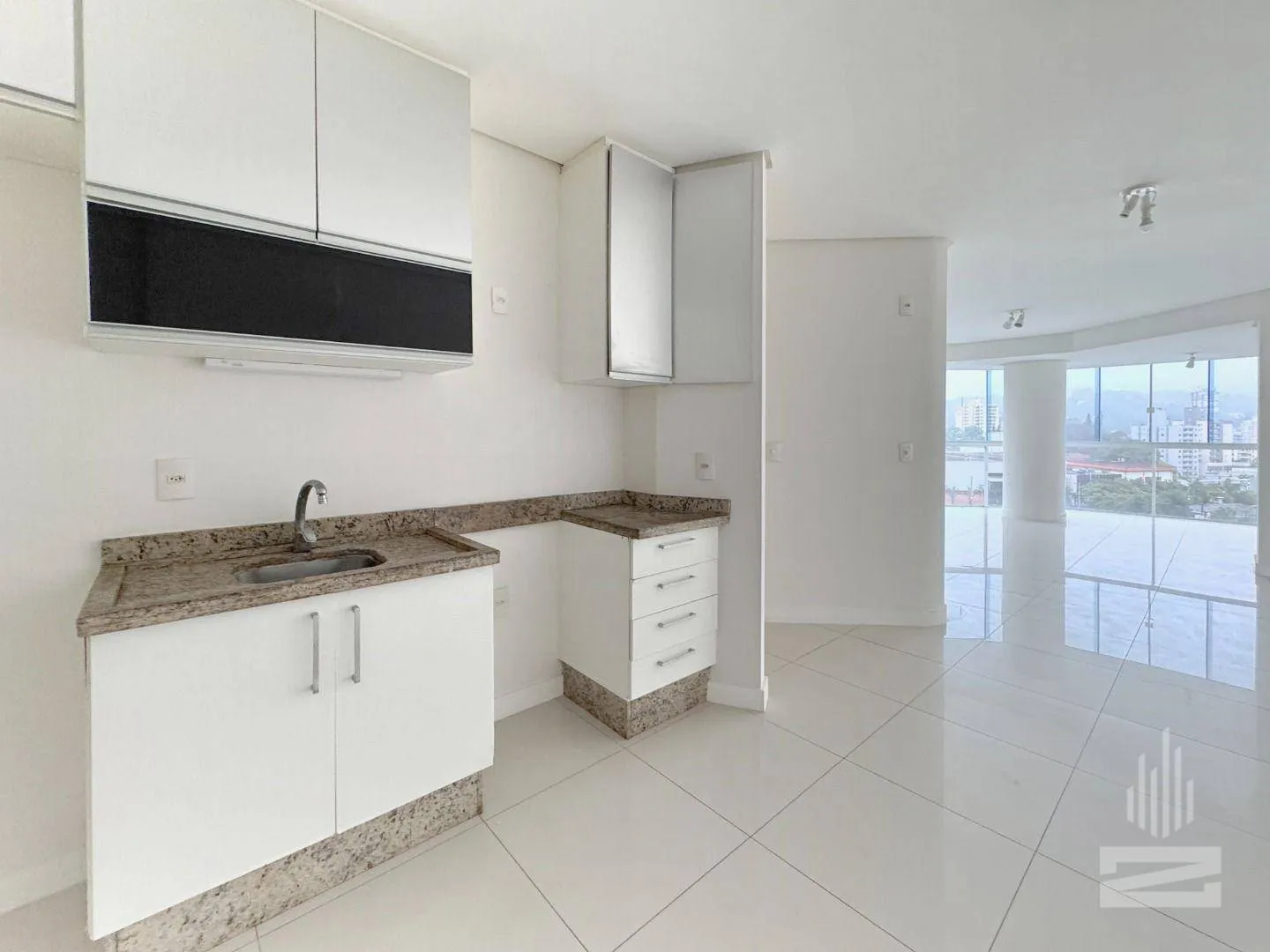 Excelente Apartamento à Venda com 3 Suítes e 103m no bairro Victor Konder em Blumenau — foto 4