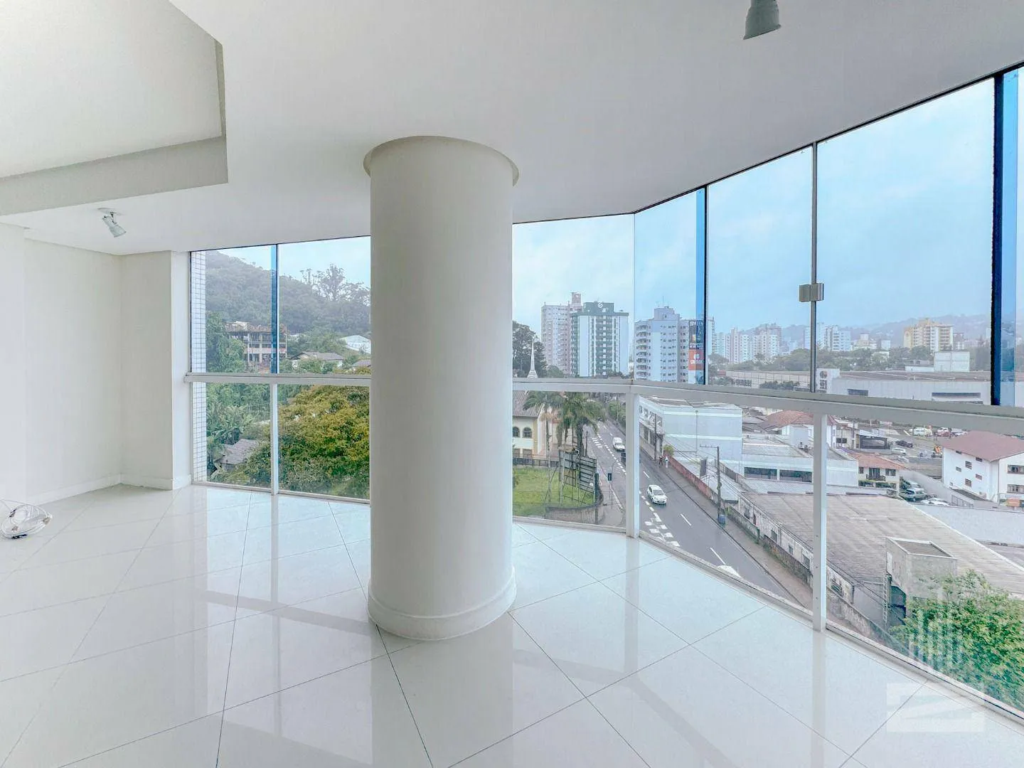 Excelente Apartamento à Venda com 3 Suítes e 103m no bairro Victor Konder em Blumenau — foto 6