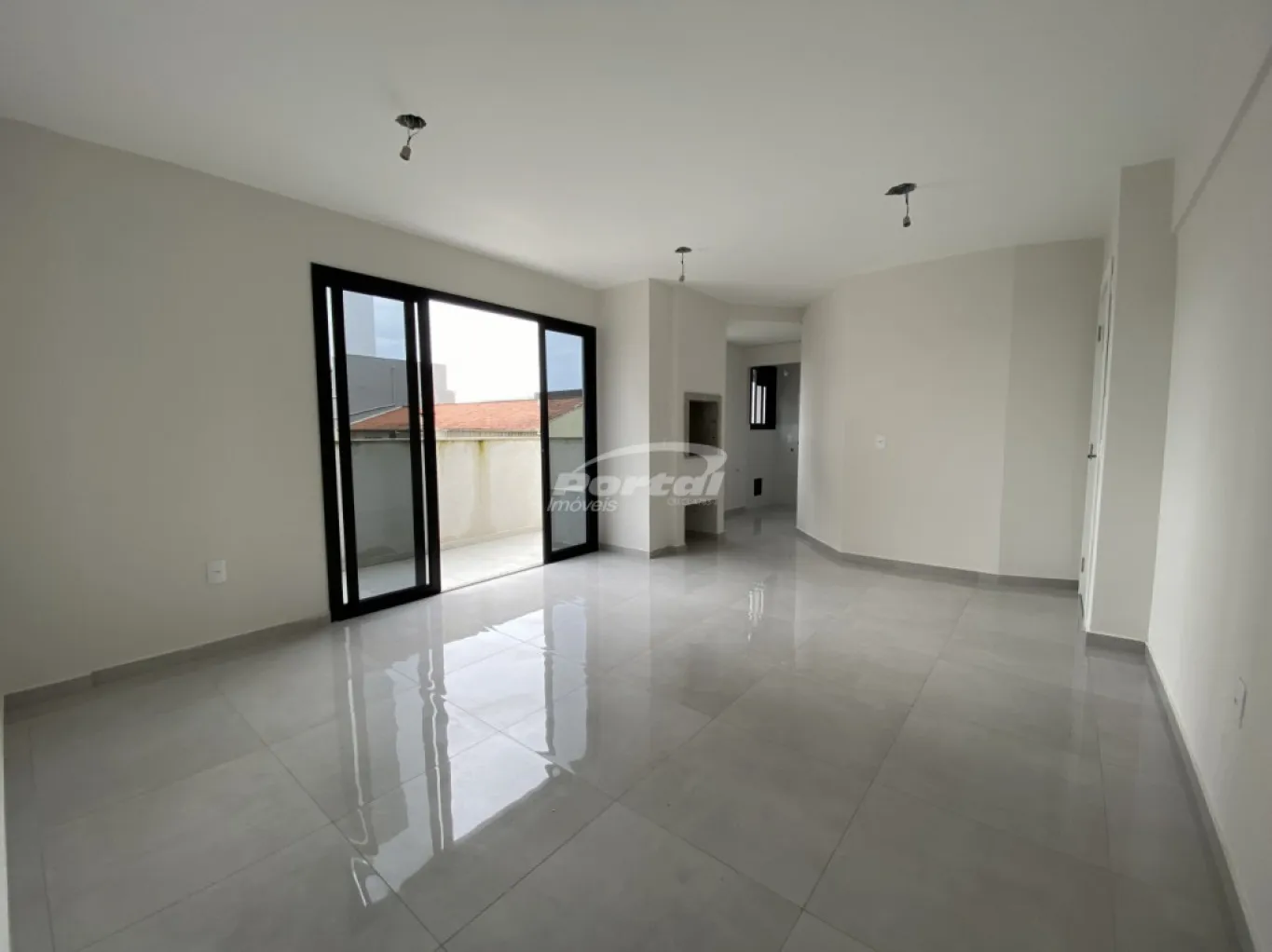 Apartamento com 2 suítes, a cerca de 200 metros do mar, no centro de Balneário Piçarras/SC (Cód. 20081) — foto 3