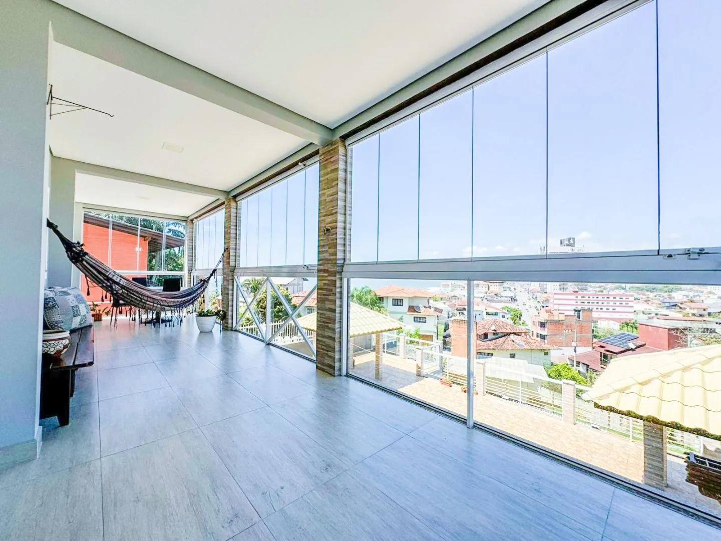 Casa 3 andares e com 3 dormitórios à venda, 452 m por R$ 2.300.000 - Itajuba - Barra Velha/SC - foto 1