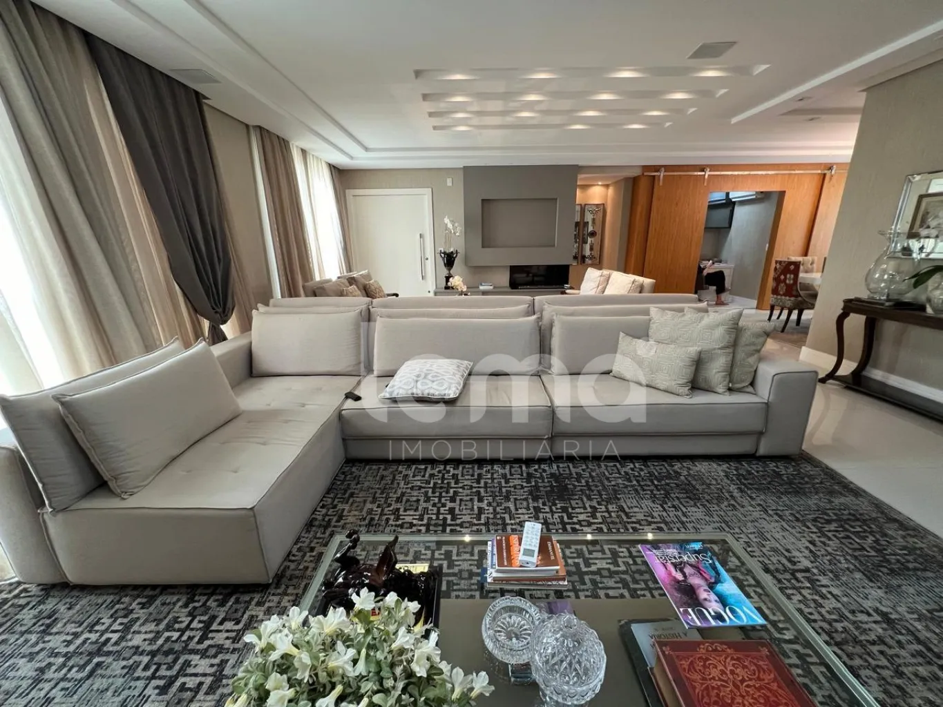 Apartamento com 227,00m de área privativa, 4 suítes e 4 vagas de garagem mais box — foto 4