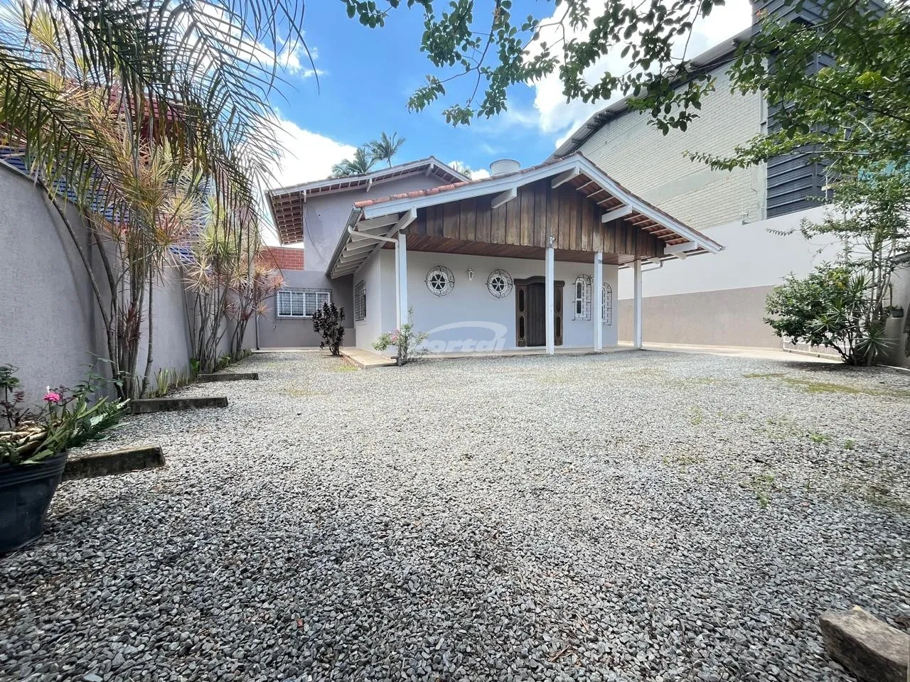 Casa 4 dormitórios disponivel para locação no Bairro Itoupava Seca, Blumenau/SC. - foto 1