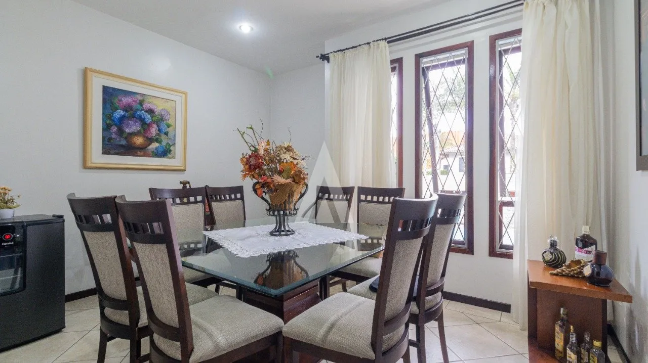 Casa com 1 suíte(s) mais 2 quarto(s) à venda no bairro Glória em Joinville, por R$ 1.300.000.00. — foto 3