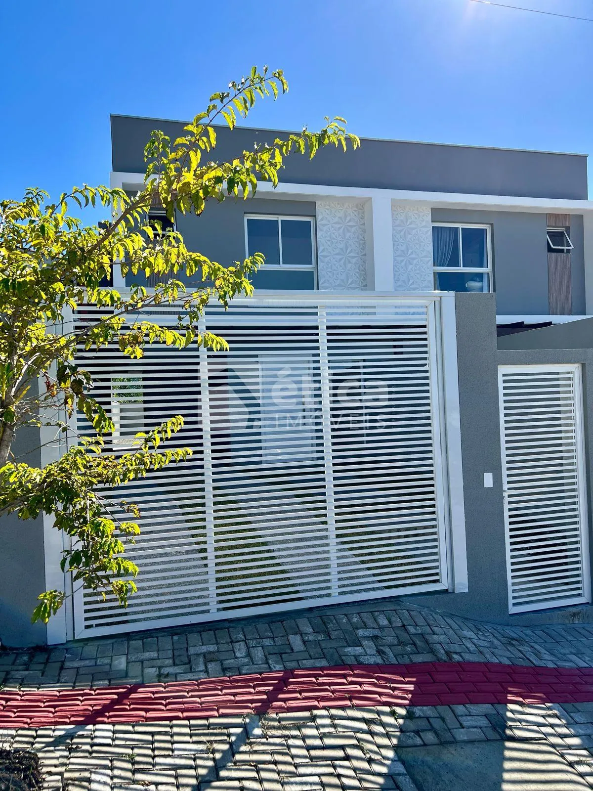 Geminado Novo à Venda no Bairro Espinheiros, com 03 dormitórios, sendo 02 suítes — foto 3