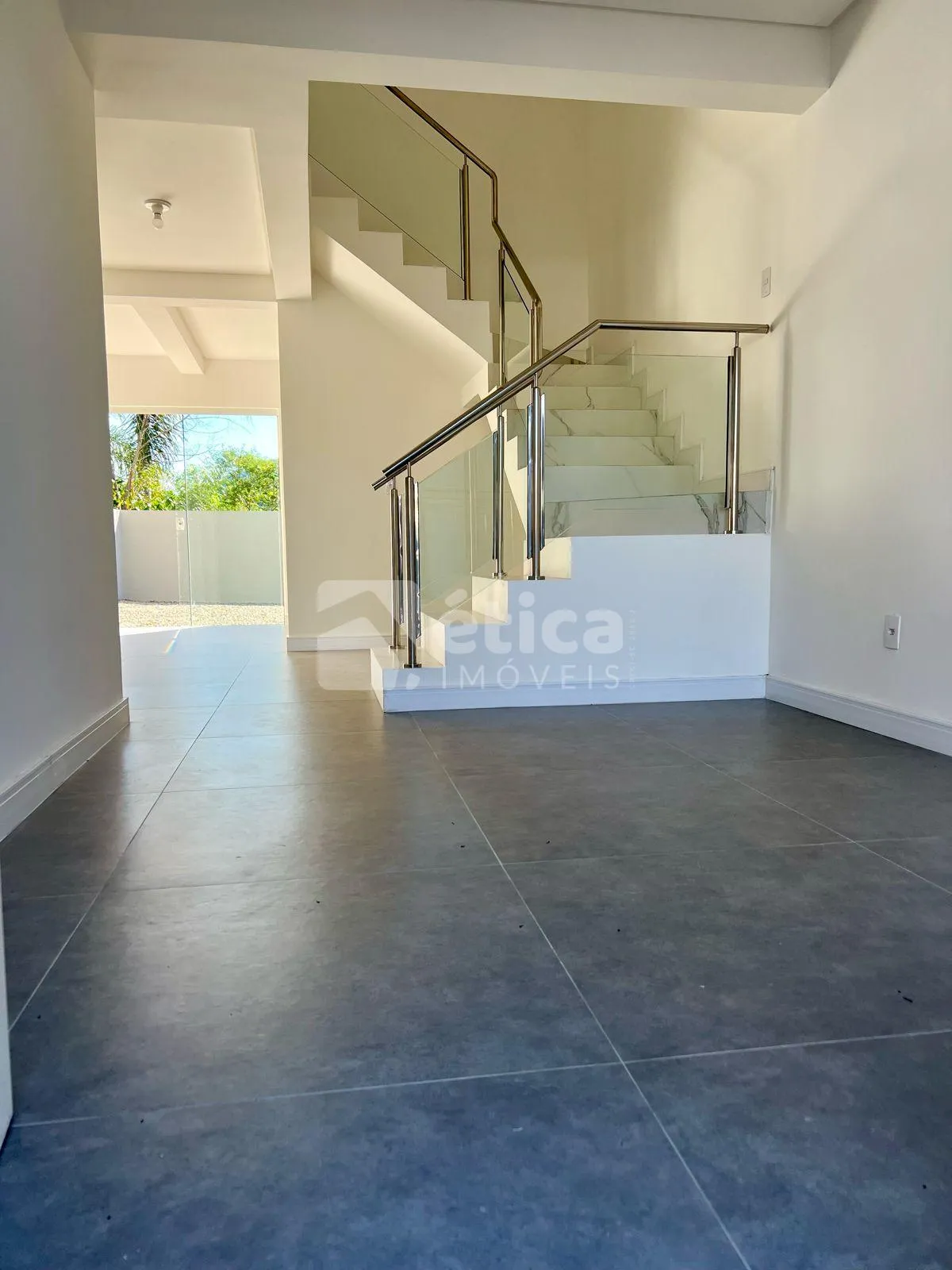 Geminado Novo à Venda no Bairro Espinheiros, com 03 dormitórios, sendo 02 suítes — foto 7