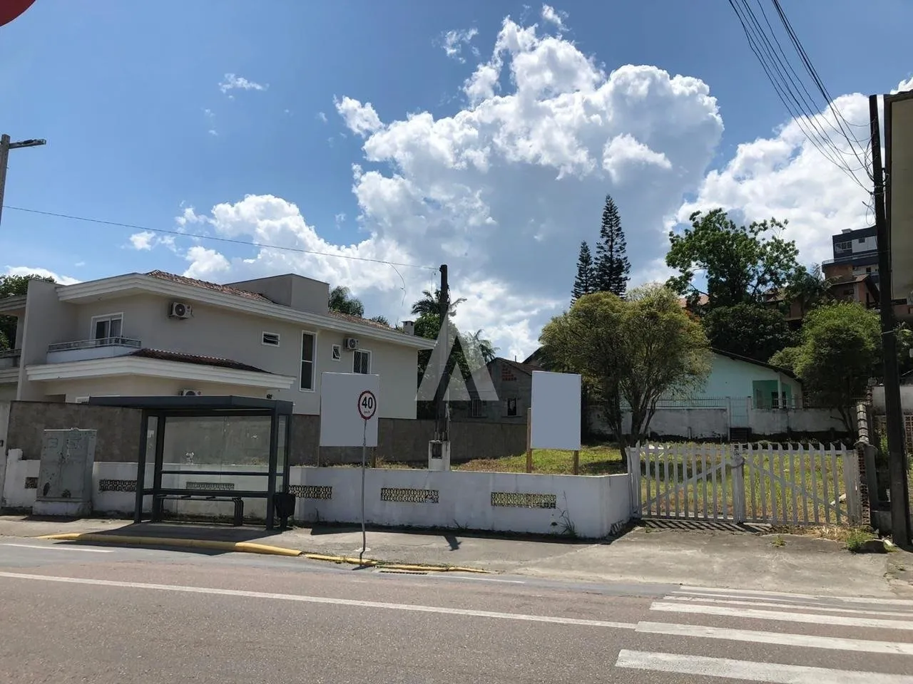 Terreno à venda no bairro Saguaçu em Joinville, por R$ 1.250.000.00. — foto 3