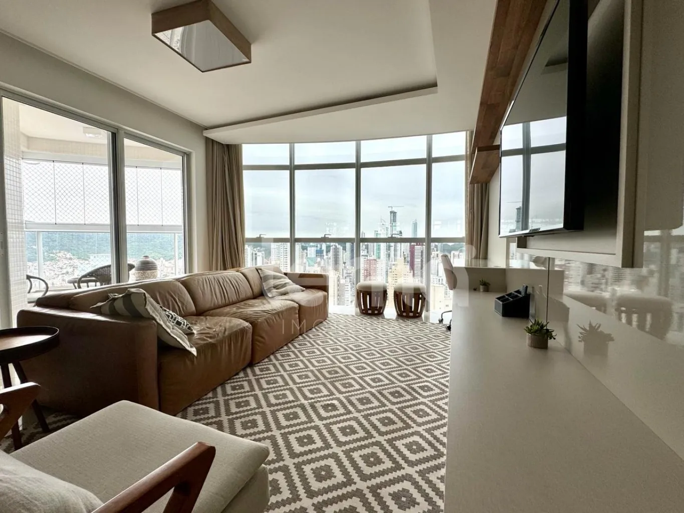 APARTAMENTO Á VENDA NO CENTRO EM BALNEÁRIO CAMBORIÚ — foto 7