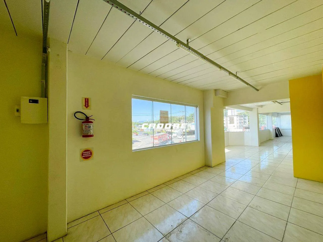 Excelente sala comercial com aproximadamente 375m — foto 2