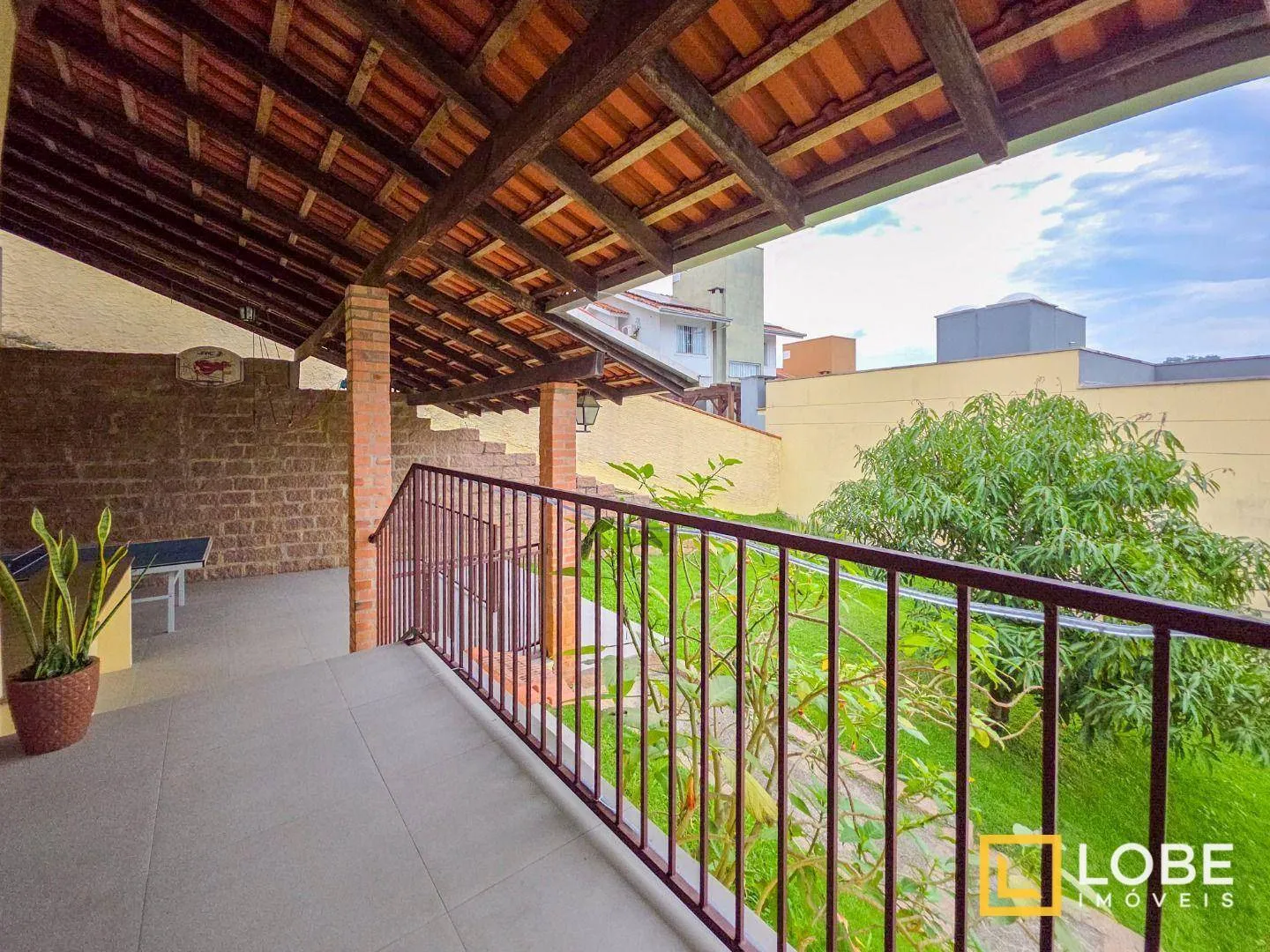Ampla casa, com vista panorâmica no bairro Escola Agrícola. — foto 5