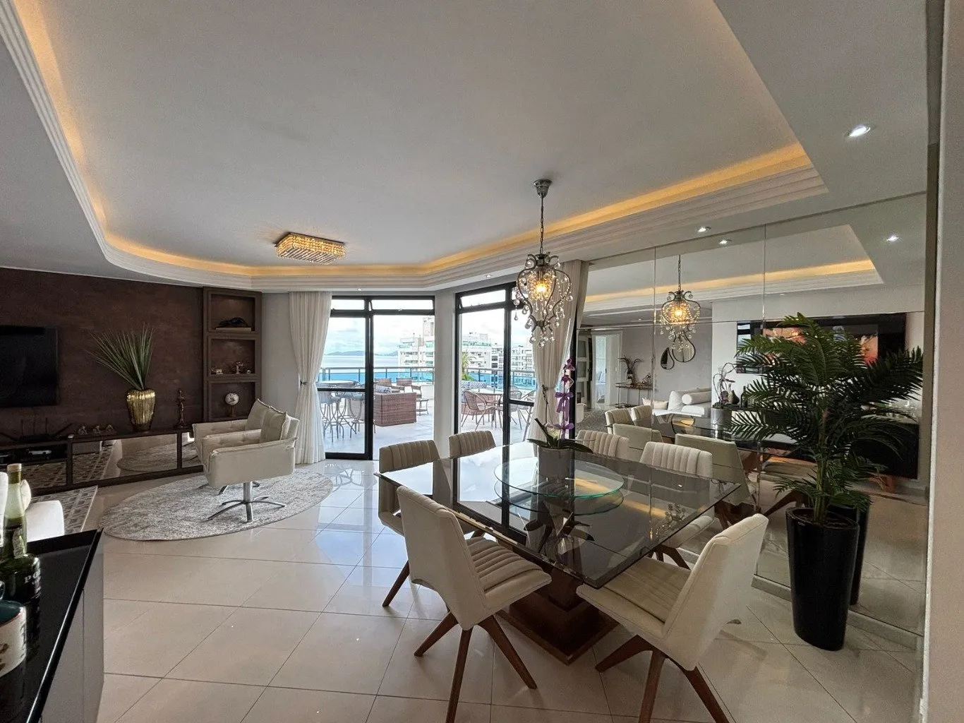 Apartamento à venda com 3 quartos e 1 suíte, 3 vagas, 337m² no Estreito, Florianópolis - foto 1