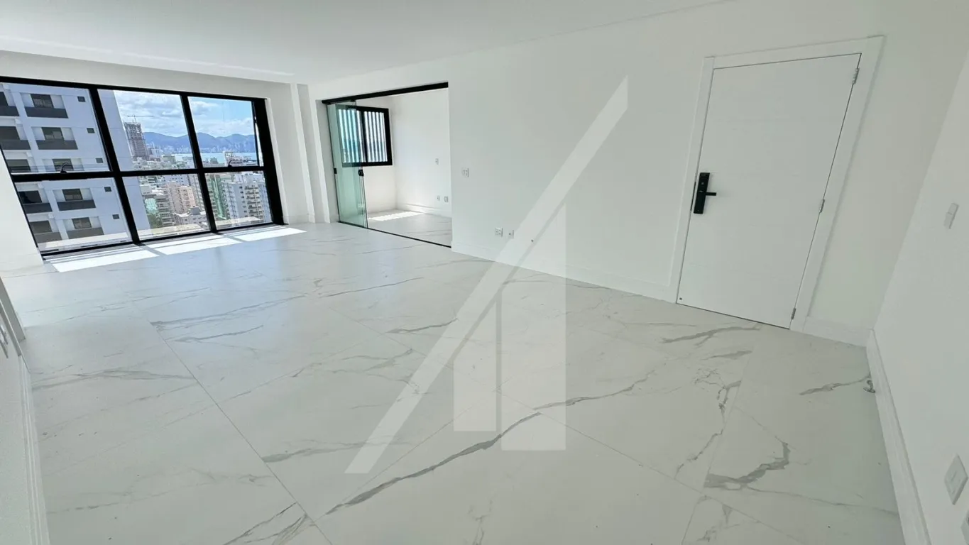 APARTAMENTO COM QUATRO SUÍTES, QUATRO VAGAS DE GARAGEM E CONDOMINIO COMPLETO - MEIA PRAIA/ ITAPEMA — foto 3