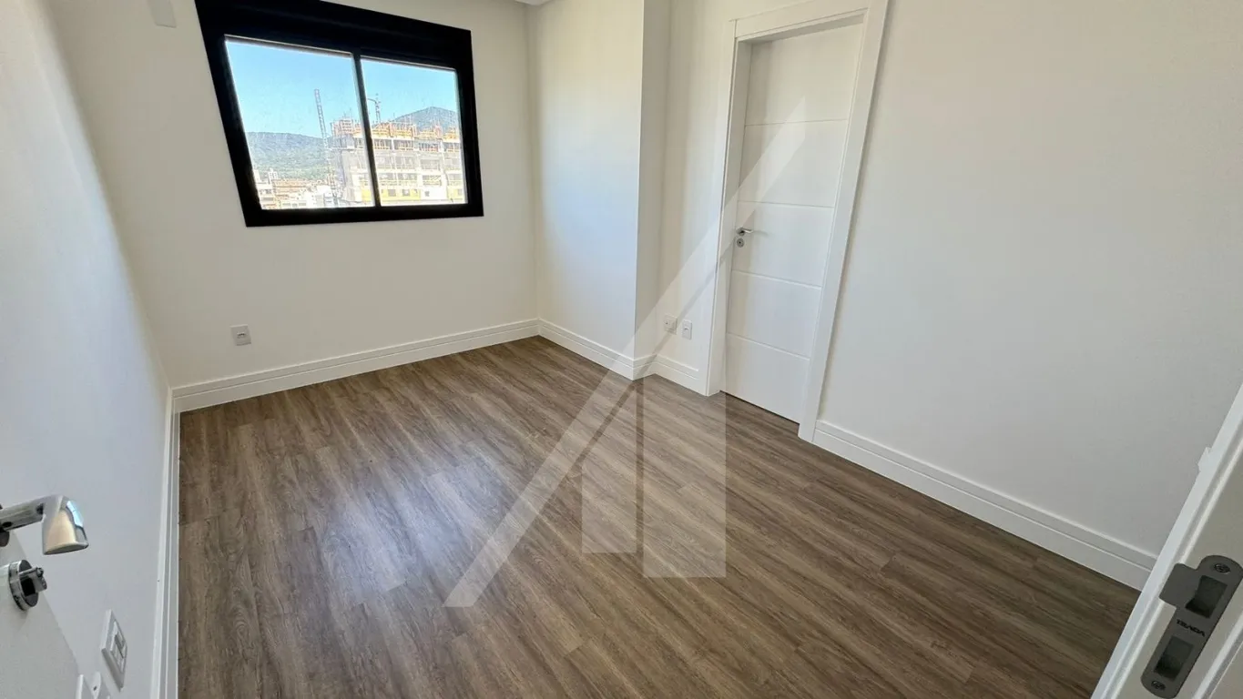 APARTAMENTO COM QUATRO SUÍTES, QUATRO VAGAS DE GARAGEM E CONDOMINIO COMPLETO - MEIA PRAIA/ ITAPEMA — foto 6
