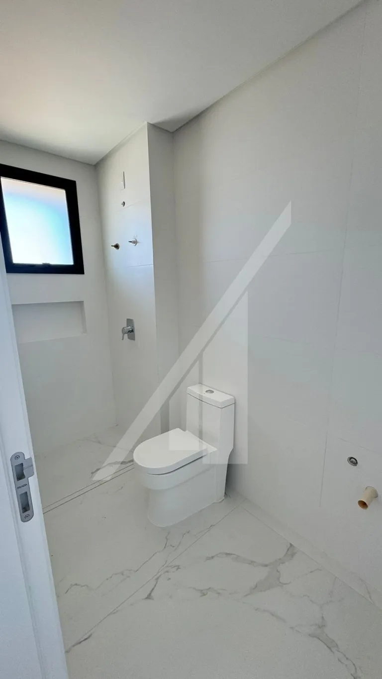 APARTAMENTO COM QUATRO SUÍTES, QUATRO VAGAS DE GARAGEM E CONDOMINIO COMPLETO - MEIA PRAIA/ ITAPEMA — foto 7