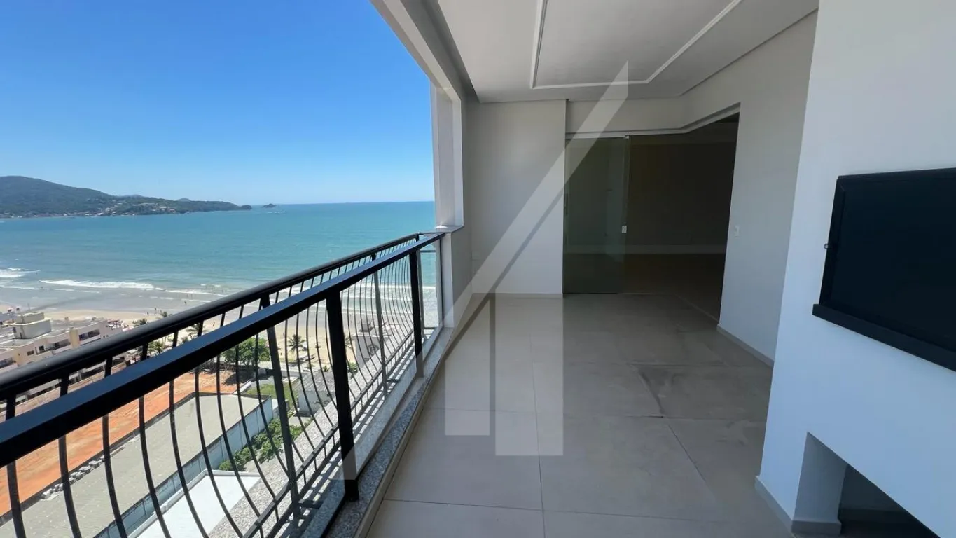 APARTAMENTO COM QUATRO SUÍTES, TRÊS VAGAS DE GARAGEM E CONDOMINIO COMPLETO - MEIA PRAIA/ ITAPEMA — foto 2