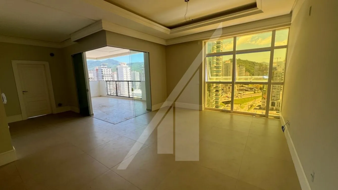 APARTAMENTO COM QUATRO SUÍTES, TRÊS VAGAS DE GARAGEM E CONDOMINIO COMPLETO - MEIA PRAIA/ ITAPEMA — foto 5
