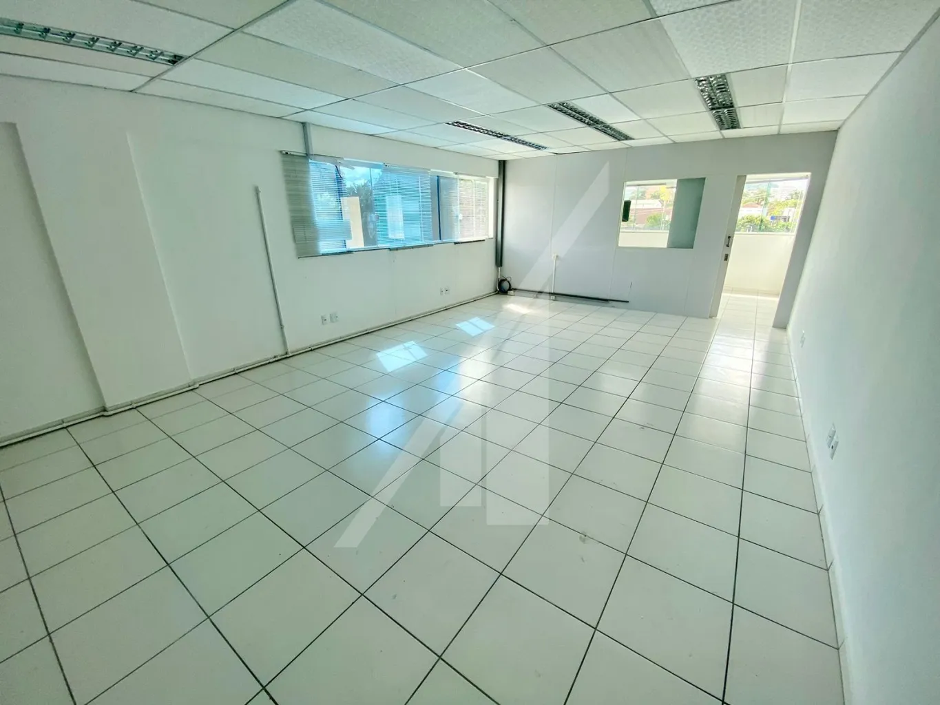 Excelente sala comercial em ótima localização — foto 3