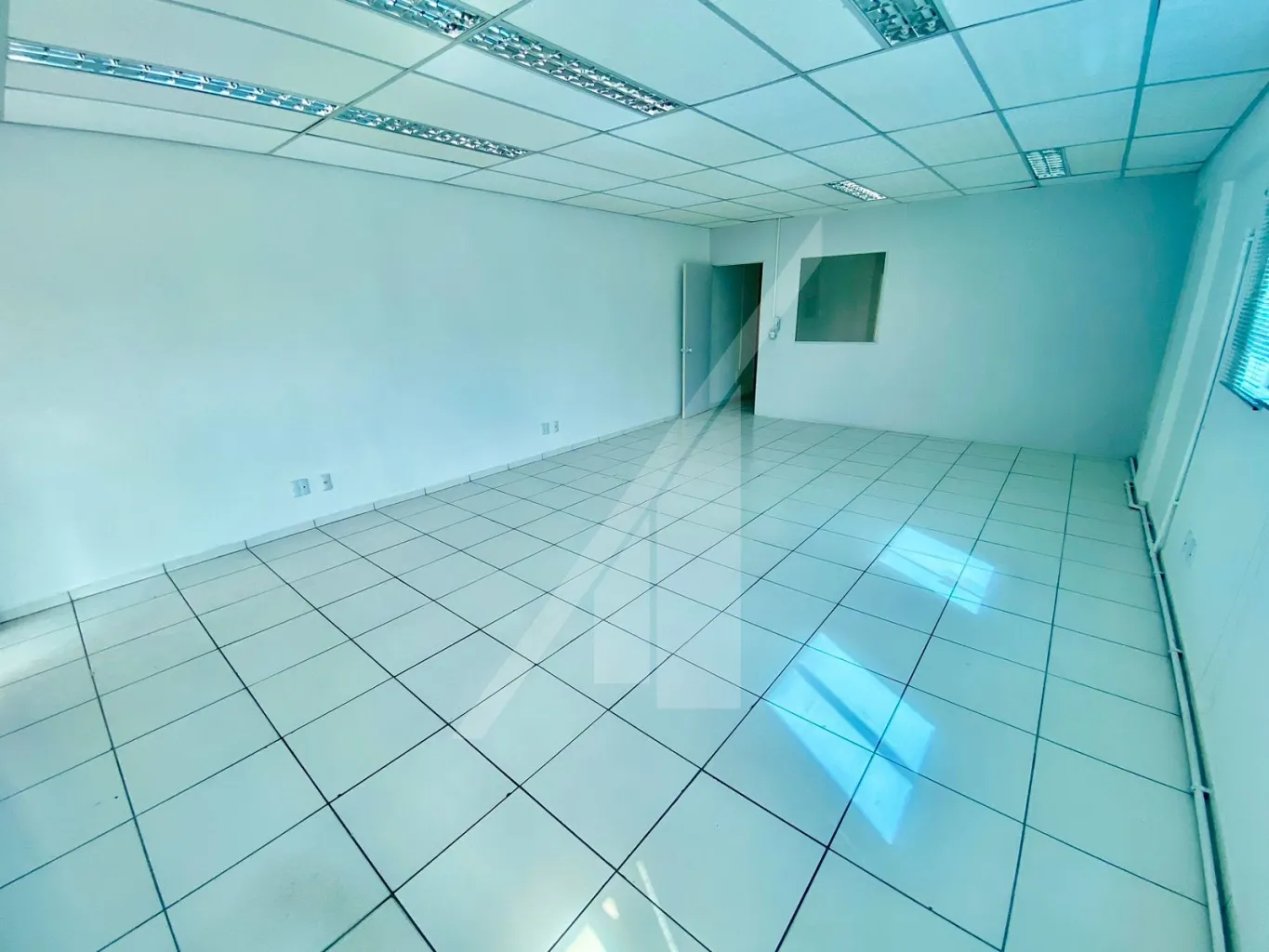 Excelente sala comercial em ótima localização — foto 4