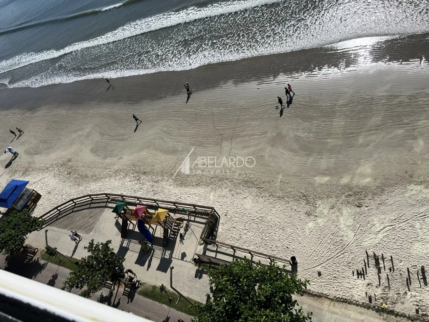 .APARTAMENTO FRENTE MAR, COM QUATRO SUÍTES, TRÊS VAGAS DE GARAGEM E CONDOMINIO COMPLETO - MEIA PRAIA/ ITAPEMA — foto 4