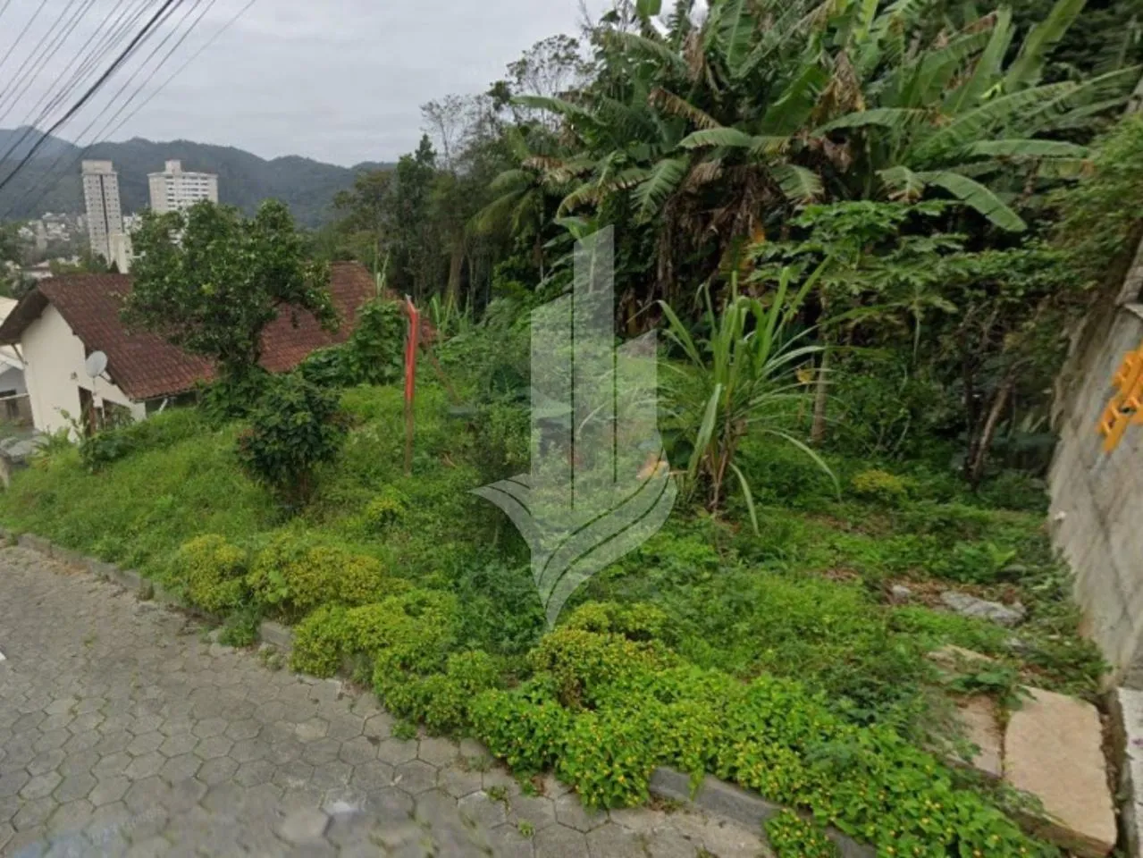 Lote em localização privilegiada do bairro da Velha - 384m - foto 1