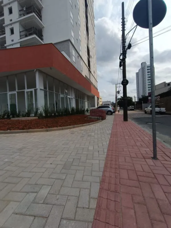 Aluga-se loja térrea / sala comercial - com excelente localização! — foto 3