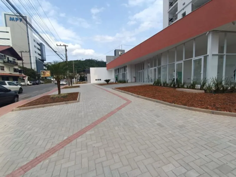 Aluga-se loja térrea / sala comercial - com excelente localização! — foto 6