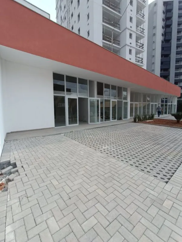 Aluga-se loja térrea / sala comercial - com excelente localização! — foto 7