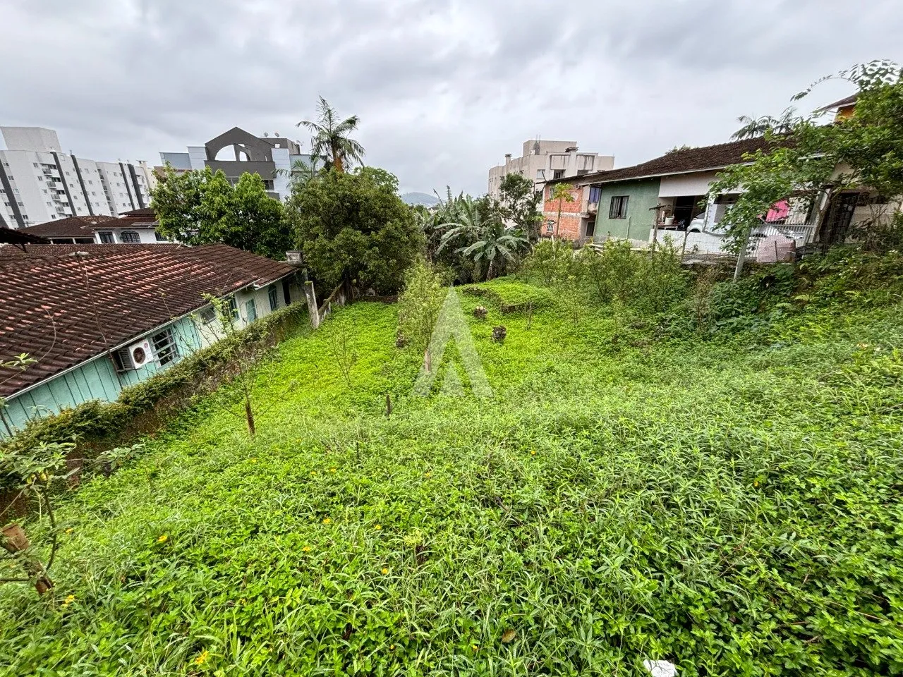 Terreno à venda no bairro Saguaçu em Joinville, por R$ 580.000.00. — foto 3