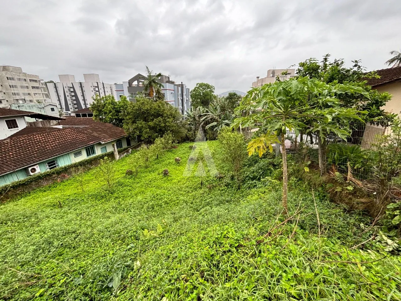 Terreno à venda no bairro Saguaçu em Joinville, por R$ 580.000.00. — foto 4