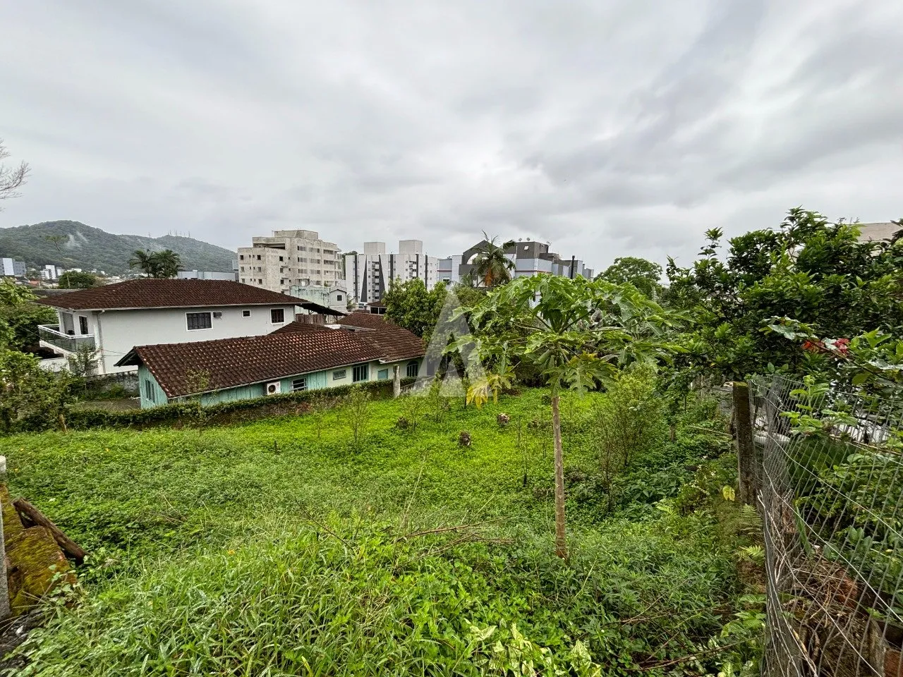 Terreno à venda no bairro Saguaçu em Joinville, por R$ 580.000.00. — foto 5