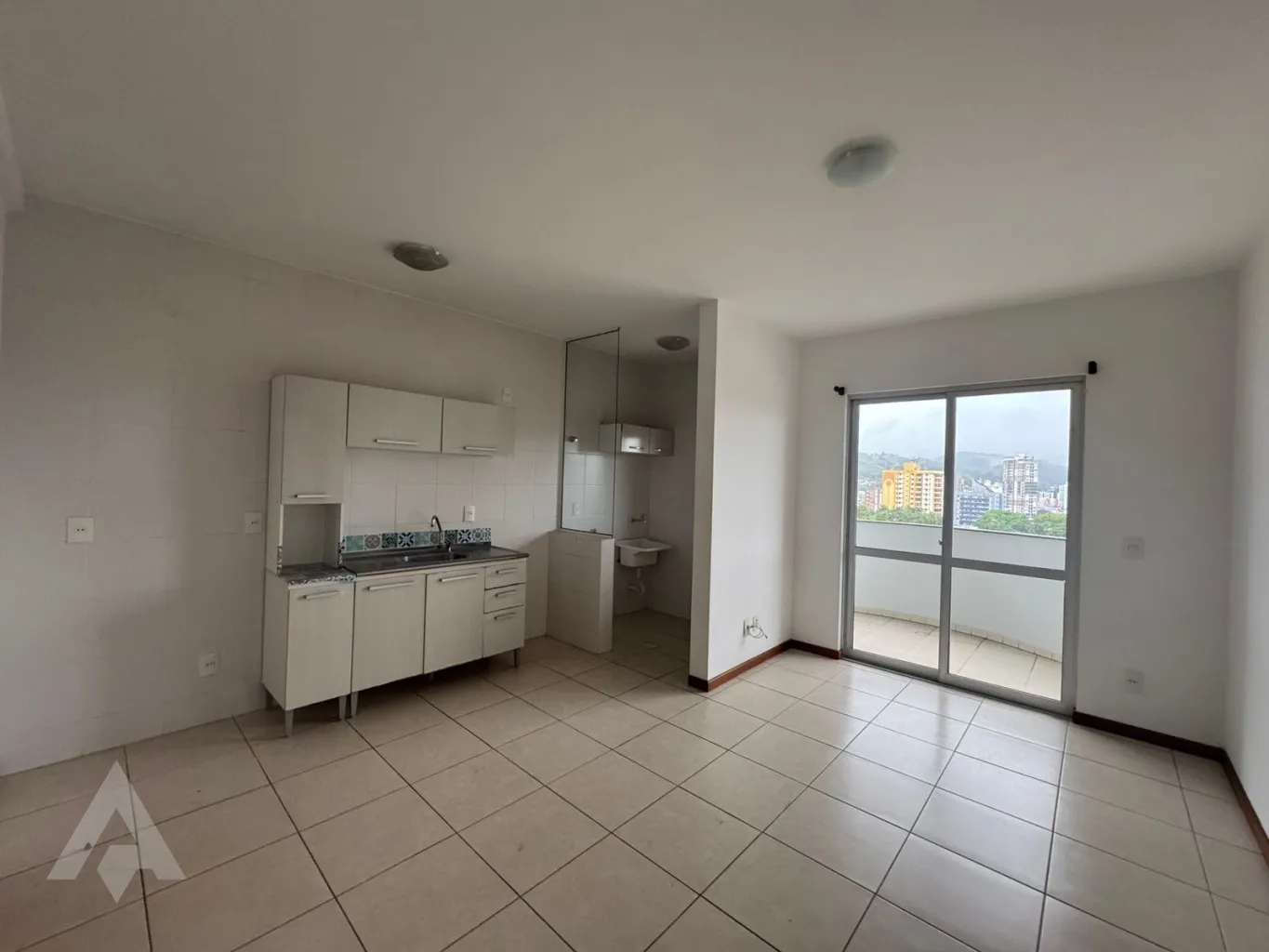 Apartamento com 2 dormitórios no bairro Victor Konder. — foto 3