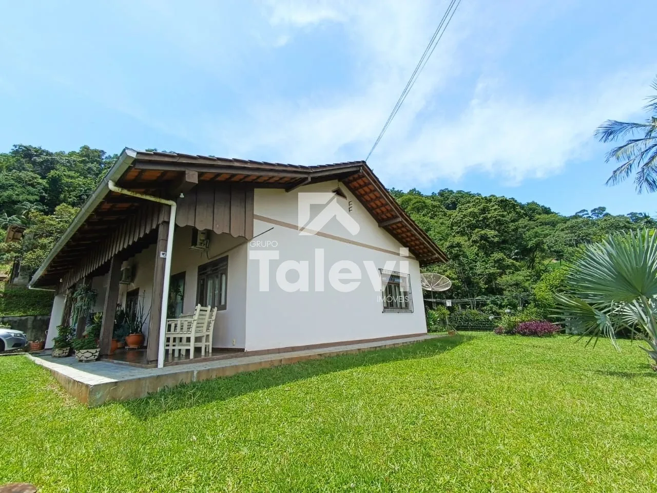 Uma casa rara no Centro de Pomerode: espaço, privacidade e 3 dormitórios - foto 1