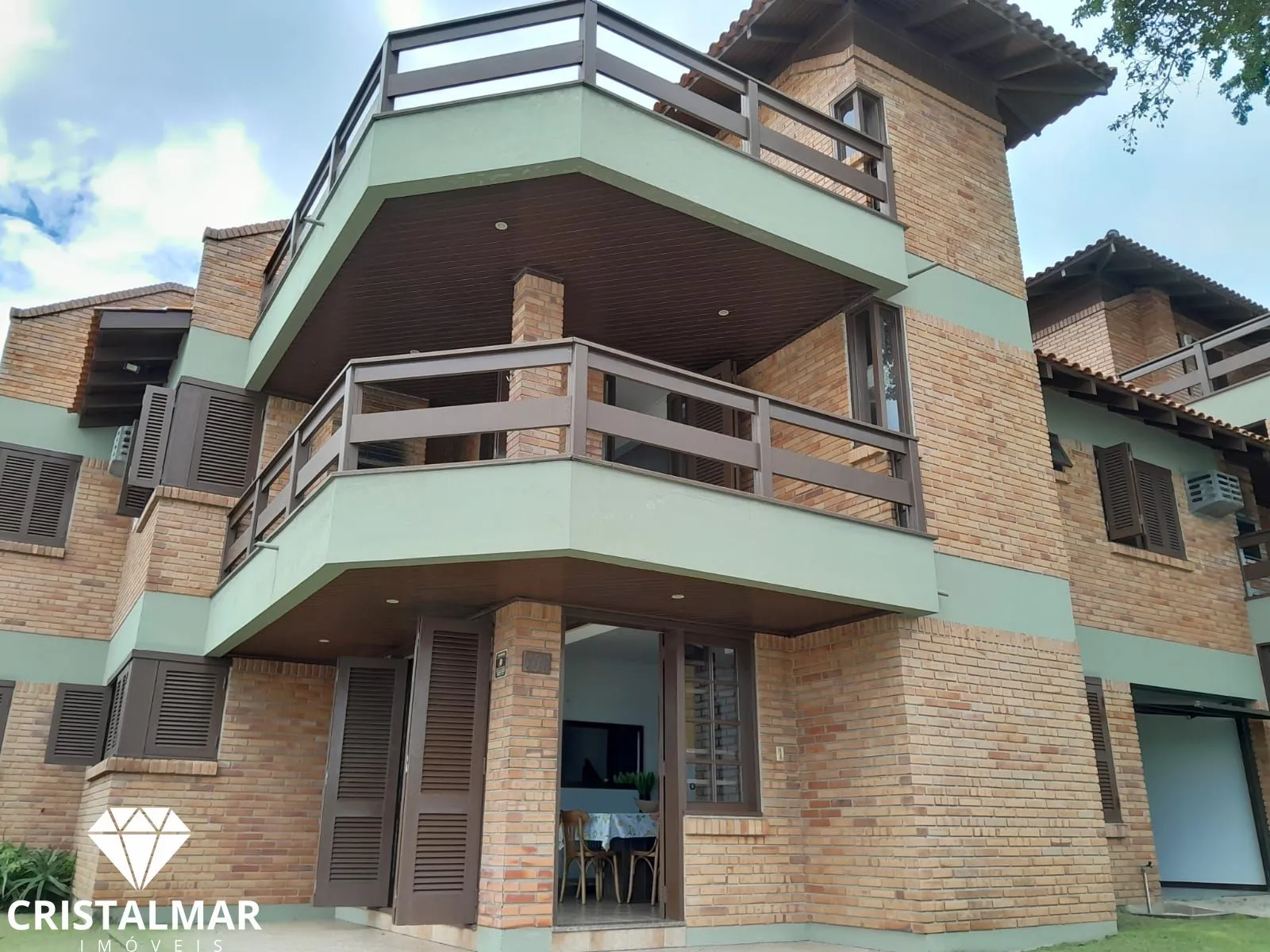 CASA FRENTE MAR À VENDA CENTRO BOMBINHAS - foto 1