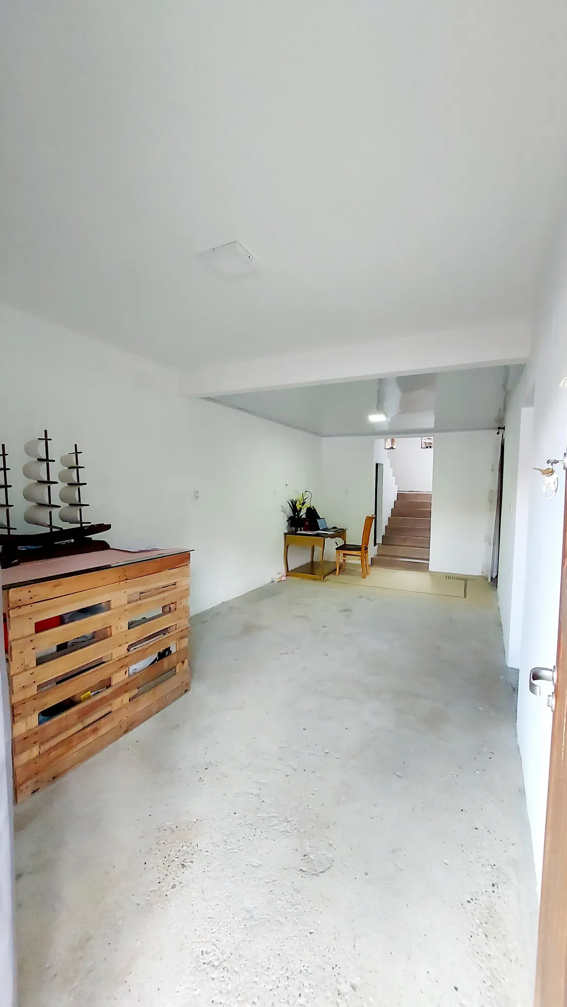 Casa 3 dormitórios com área verde (preservação) ao redor. — foto 4