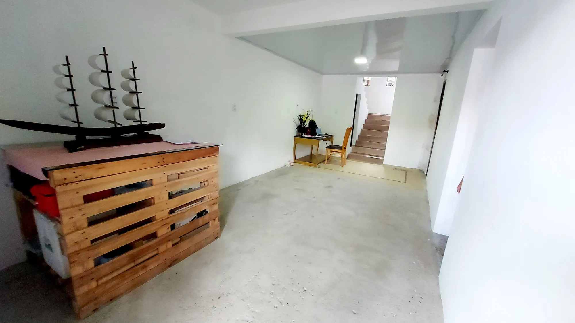 Casa 3 dormitórios com área verde (preservação) ao redor. — foto 5