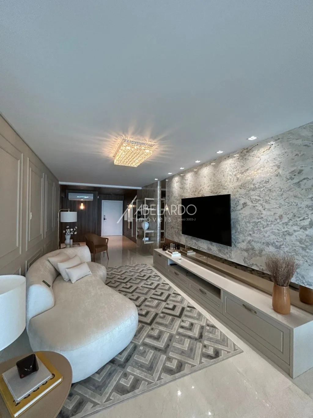 APARTAMENTO MOBILIADO, FRENTE MAR E COM QUATRO SUÍTES - EM MEIA PRAIA/ITAPEMA — foto 2