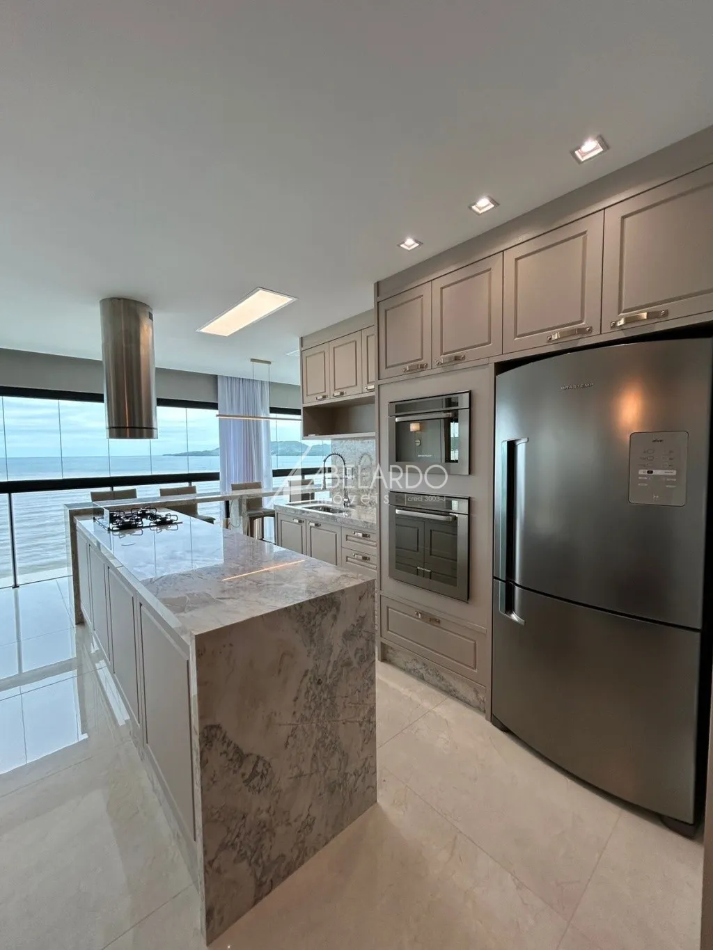 APARTAMENTO MOBILIADO, FRENTE MAR E COM QUATRO SUÍTES - EM MEIA PRAIA/ITAPEMA — foto 5