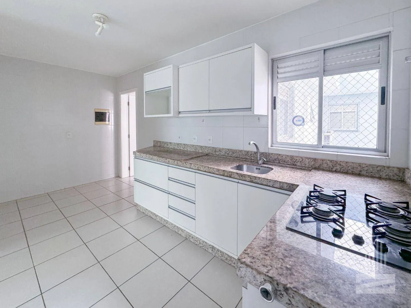 Excelente Apartamento à Venda com 3 Dormitórios e 120m em Ótima Localização no bairro Velha em Blumenau — foto 6