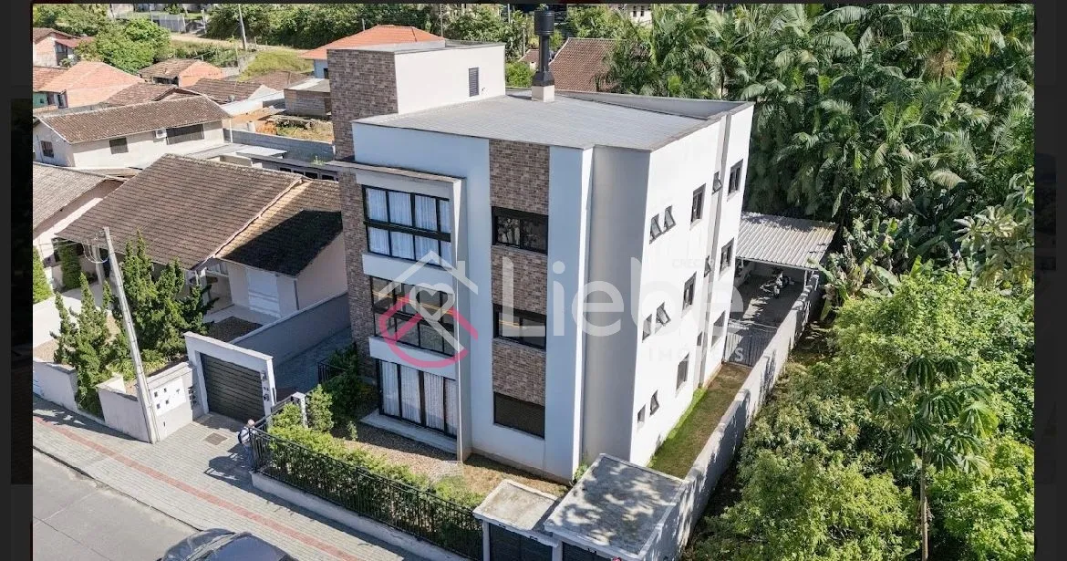 Excelente apartamento, com espaço Garden, no CONDOMÍNIO HAUS RESIDENCE com uma arquitetura contemporânea, acabamentos refinados e localizado bem no centro de Pomerode. Apartamento com 97,19m (área privativa) e 63,42 m externa (Garden). — foto 7